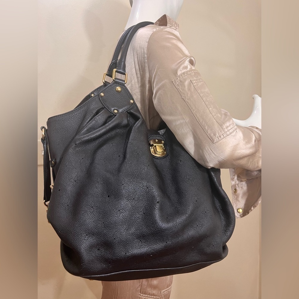 LOUIS VUITTON Perforated Mahina Leather investment bag in color Chocolat. EUC - Picture 13 of 16